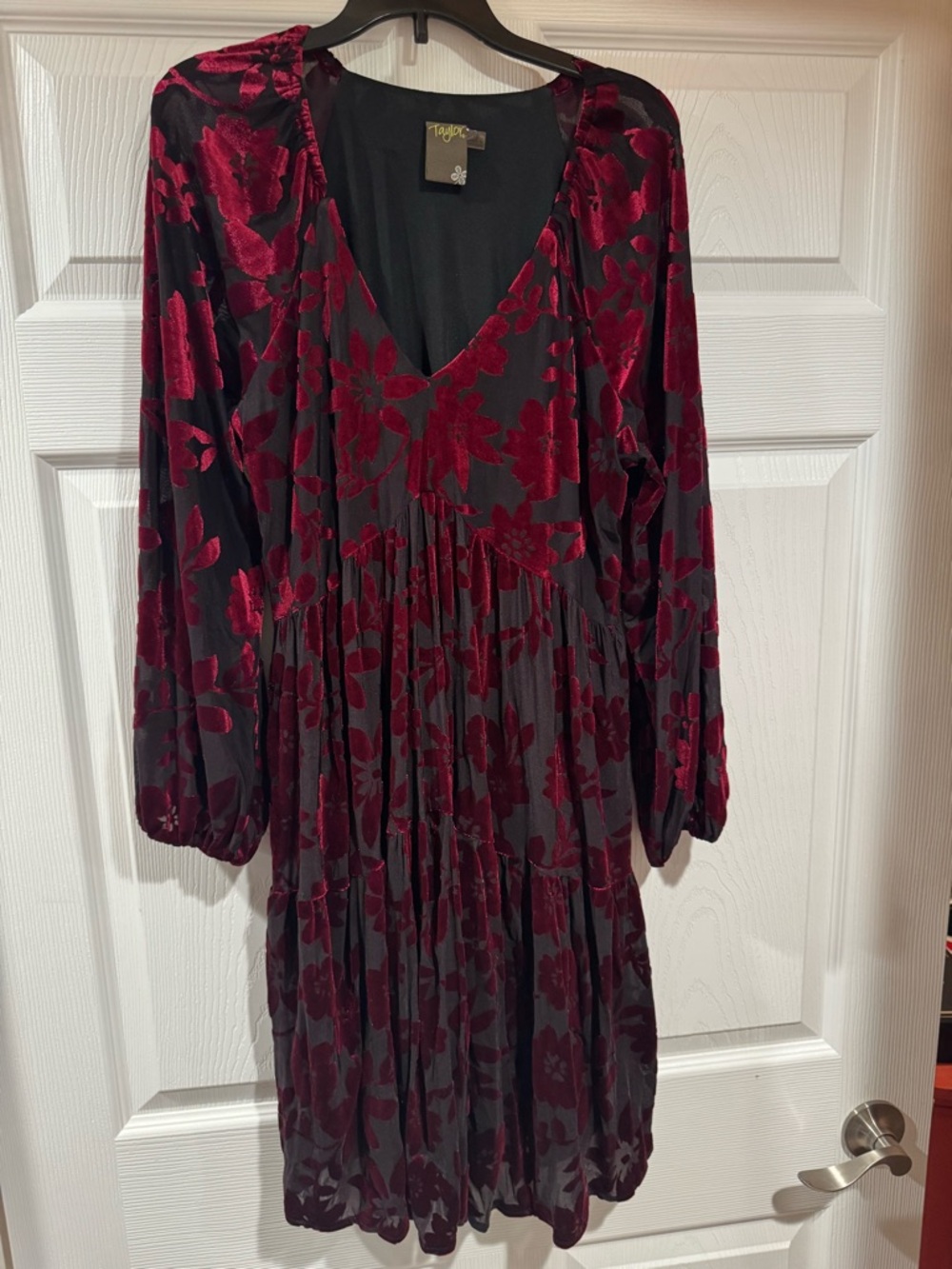 Long-Sleeve Black Dress w/ Burgundy Floral Burnout by Taylor Womens sz 10